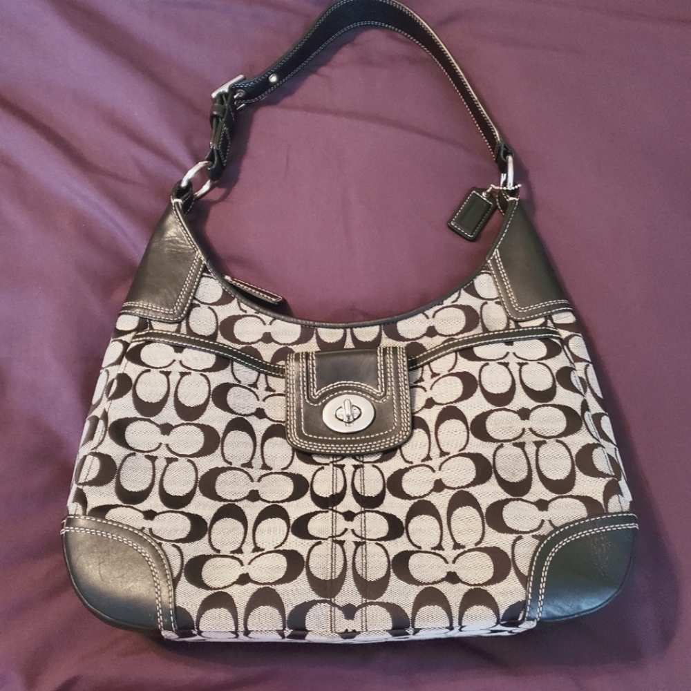 Vintage signature C Coach purse